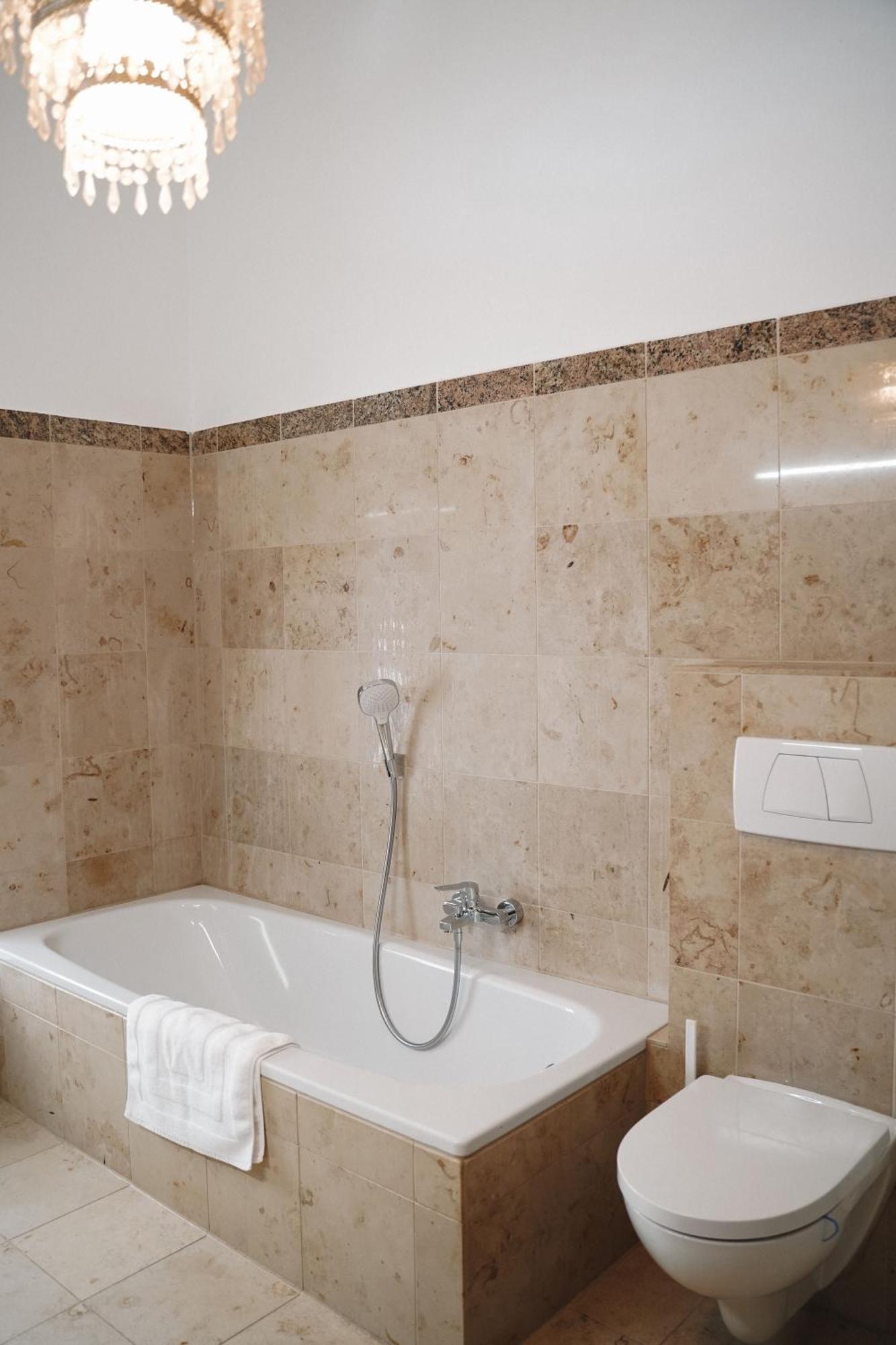 Stephanskirchen Loewenherz Homes Luxury Apartment - Stadt- Und Seenaehe - Fellnasenfreundlich - Lichtdurchflutet מראה חיצוני תמונה